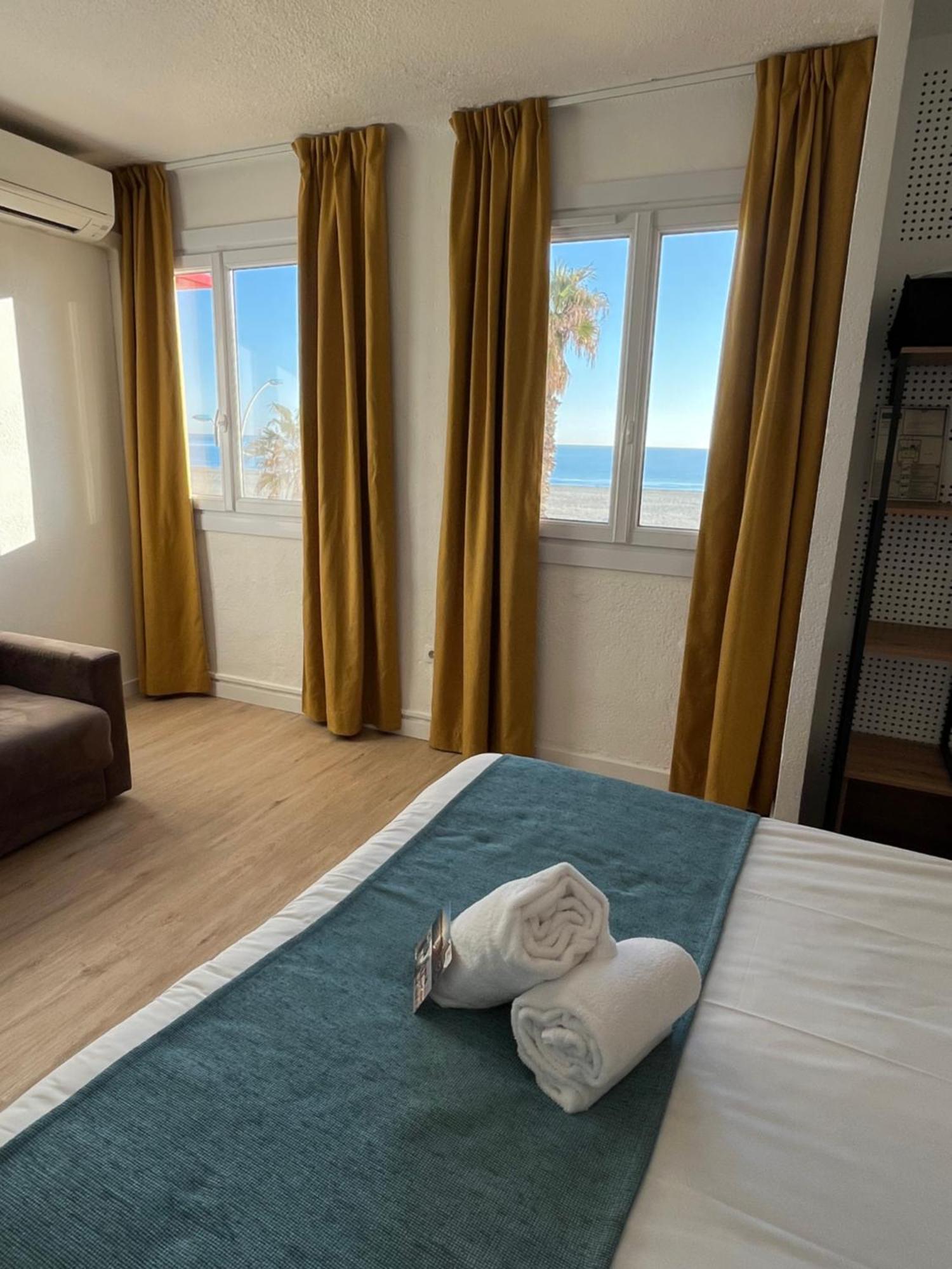 Hotel Saint Georges, Face à la mer Canet-en-Roussillon Esterno foto